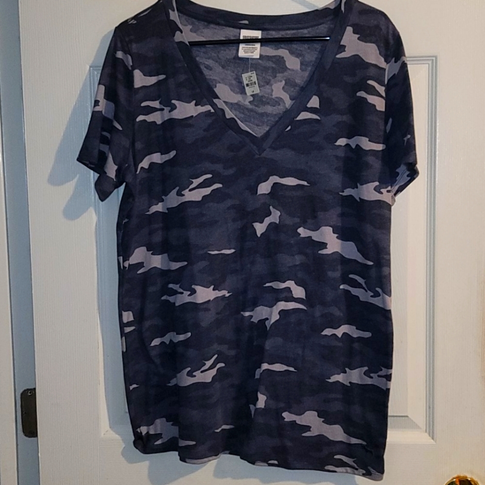 Victoria Secret Army print V-Neck Tee